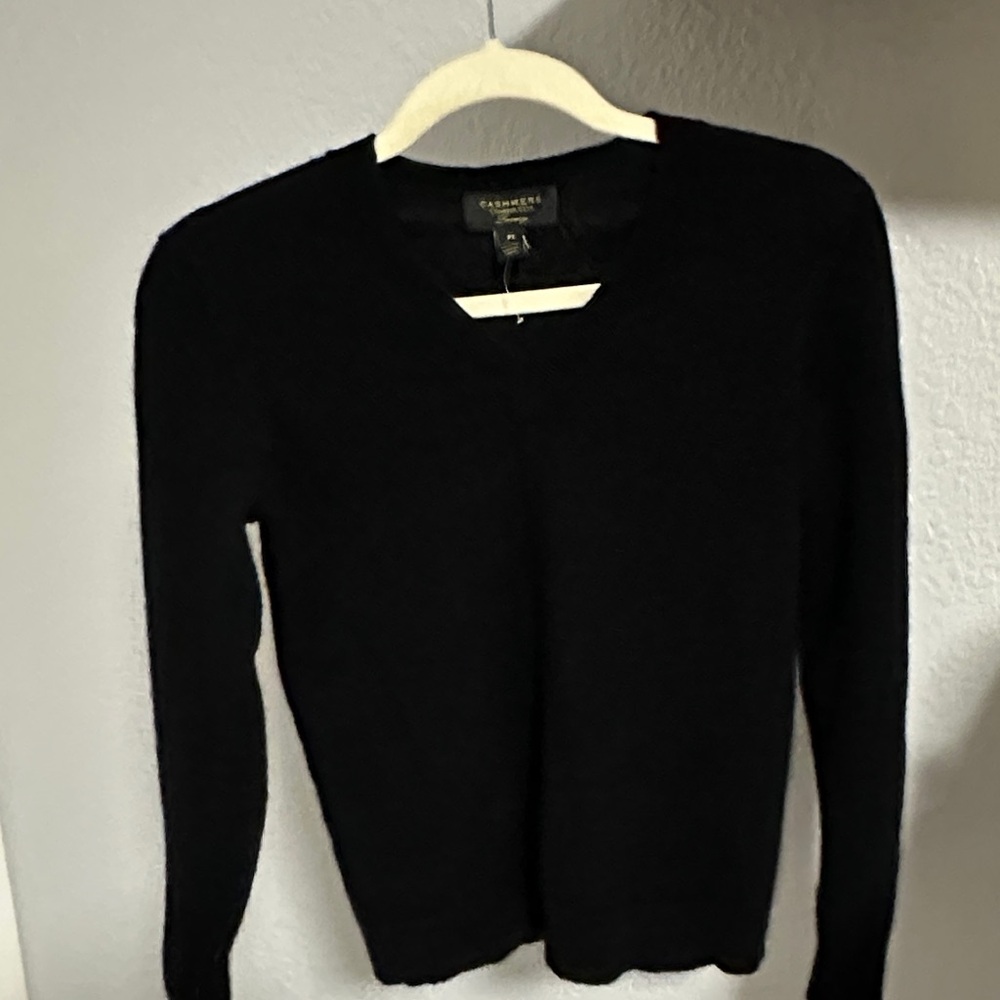 Elegant Black V-Neck Sweater by [Brand]